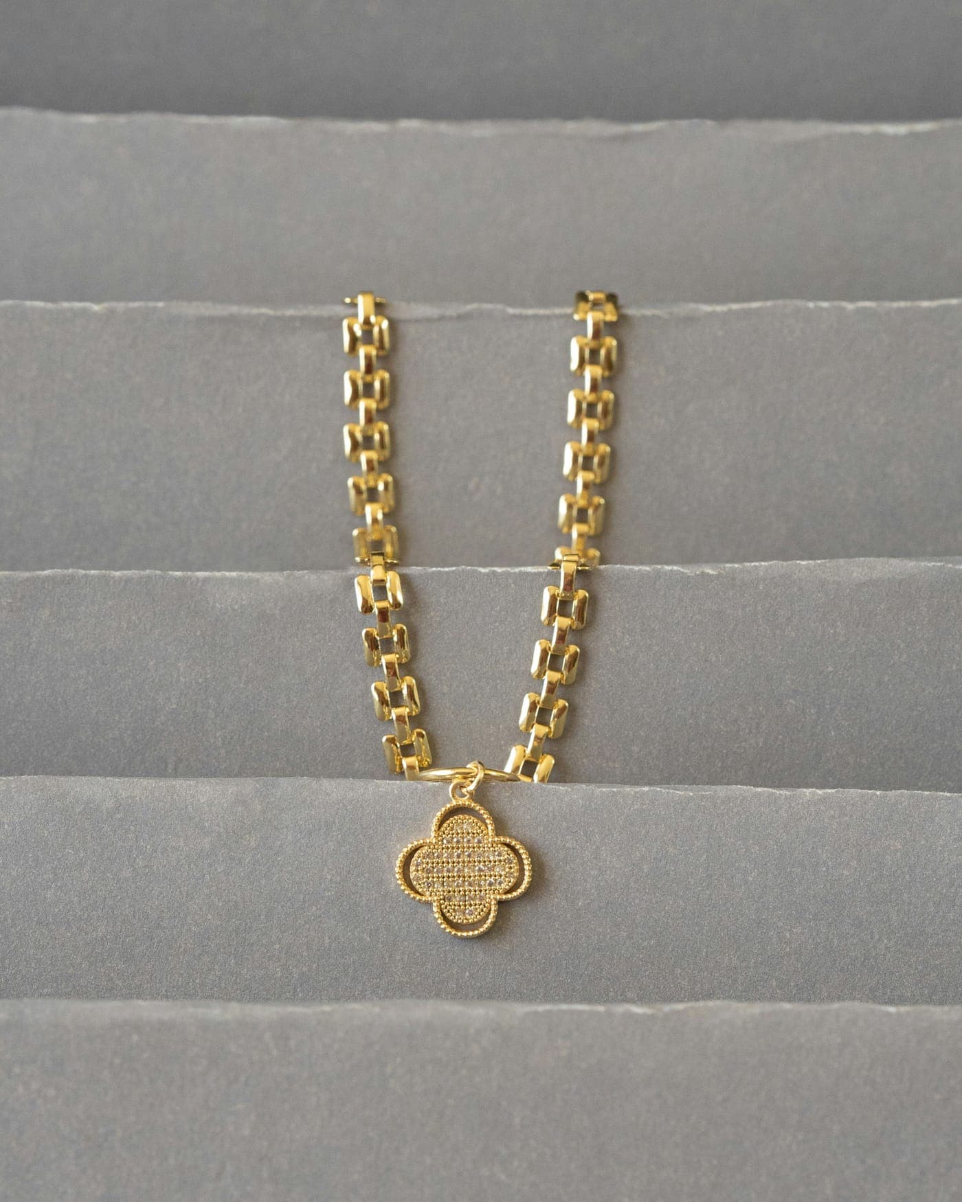 Clover Box Chain Pendant