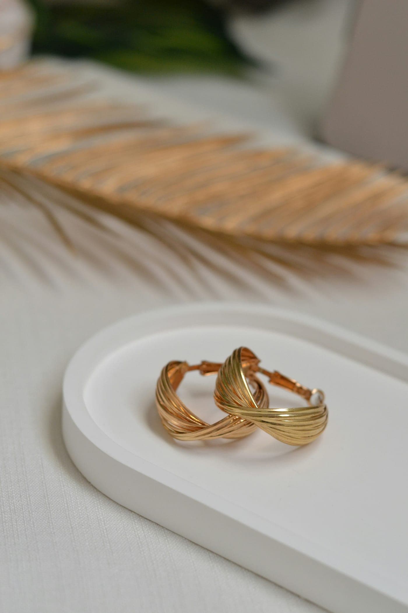 Twist Gold Hoop — Medium