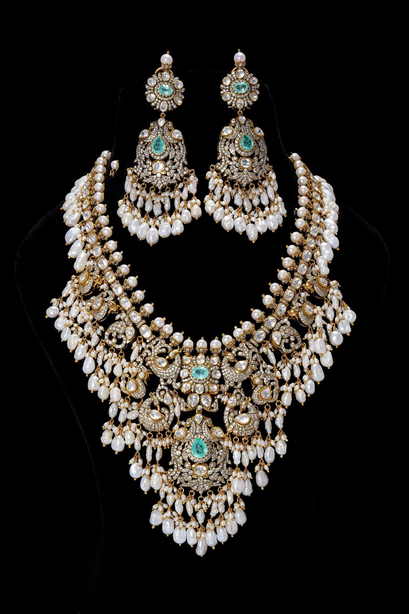 Meenakshi Pearl & Emerald Haar